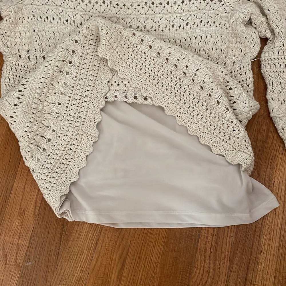 Women’s size large Dana Bachman sweater top with underneath camisole - Picture 5 of 5